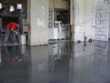 Posadzka BETONOWA UTWARDZALNA POWIERZCHNIOWO materiałem FLOR-TOP