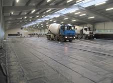 Kompleksowo - chudy beton , podkład betonowy  oraz posadzka epoksydowa Flowcrete